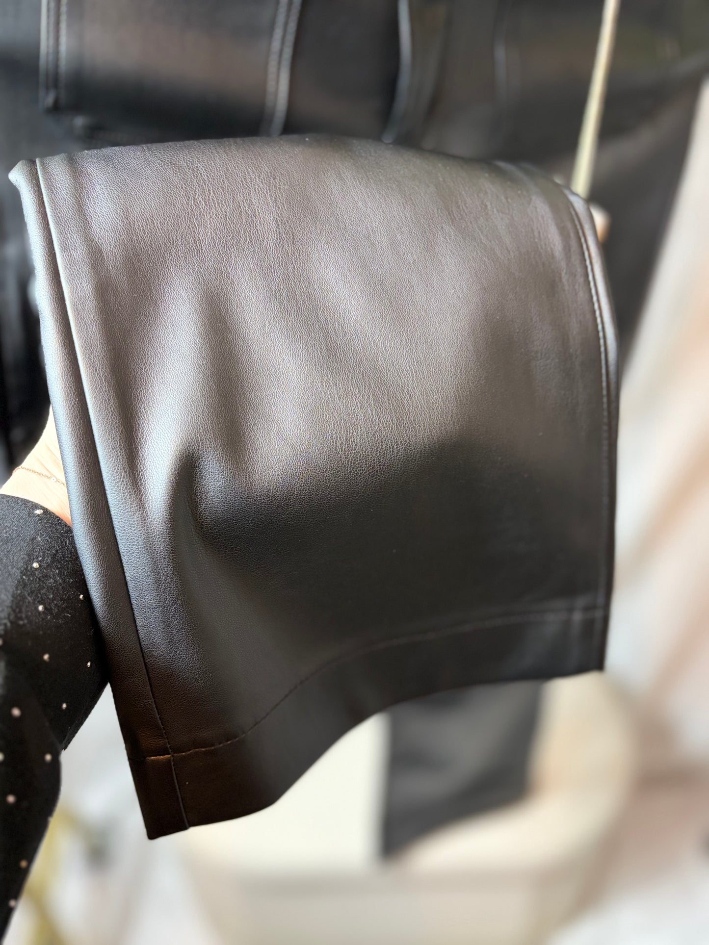 🤍Zwarte Leather Look Broek - Display RD