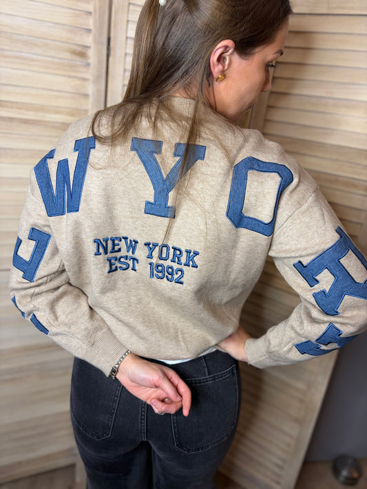 🤍Beige New York Trui