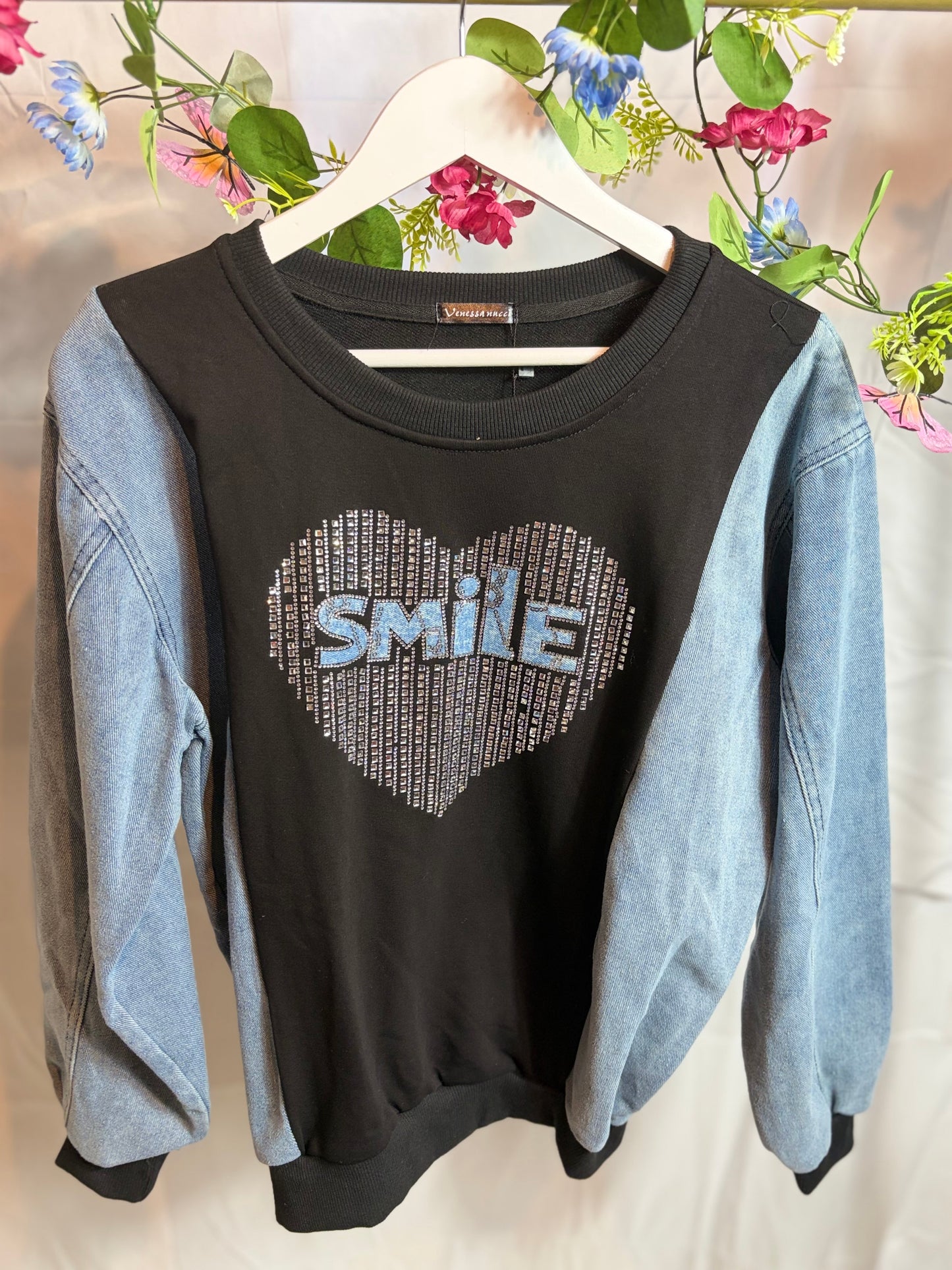 🤍Smile Glitter Sweater - Venessa Nucci