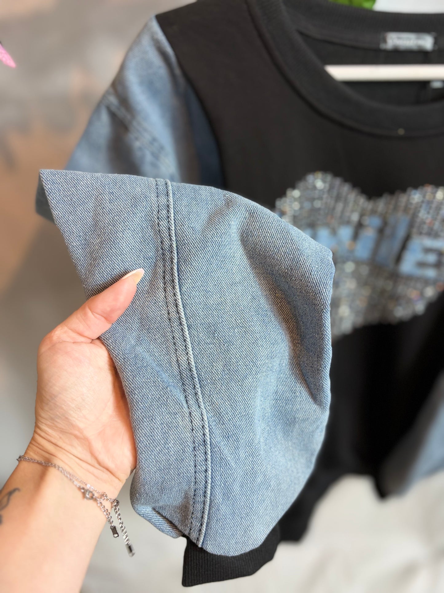 🤍Smile Glitter Sweater - Venessa Nucci