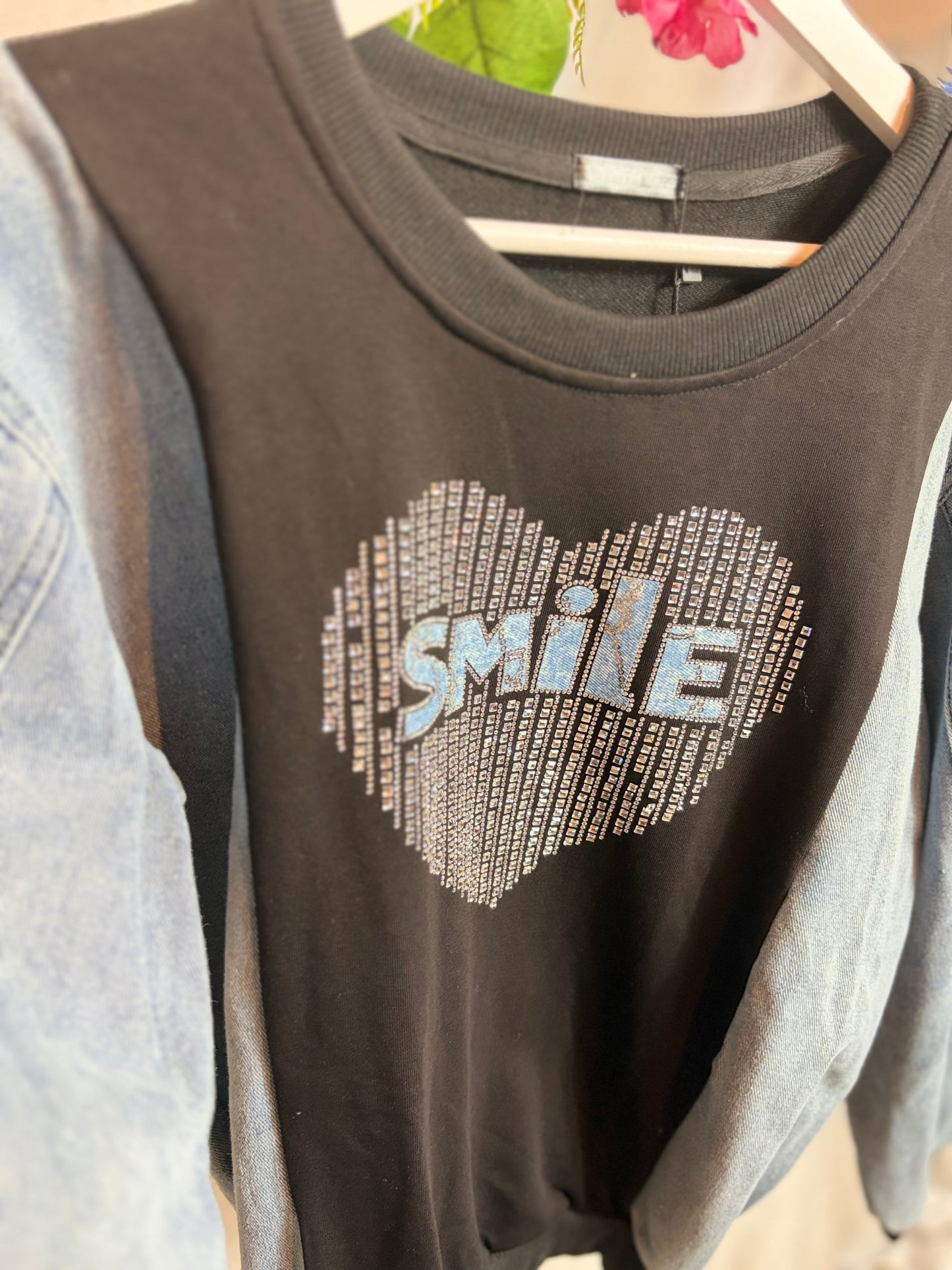 🤍Smile Glitter Sweater - Venessa Nucci