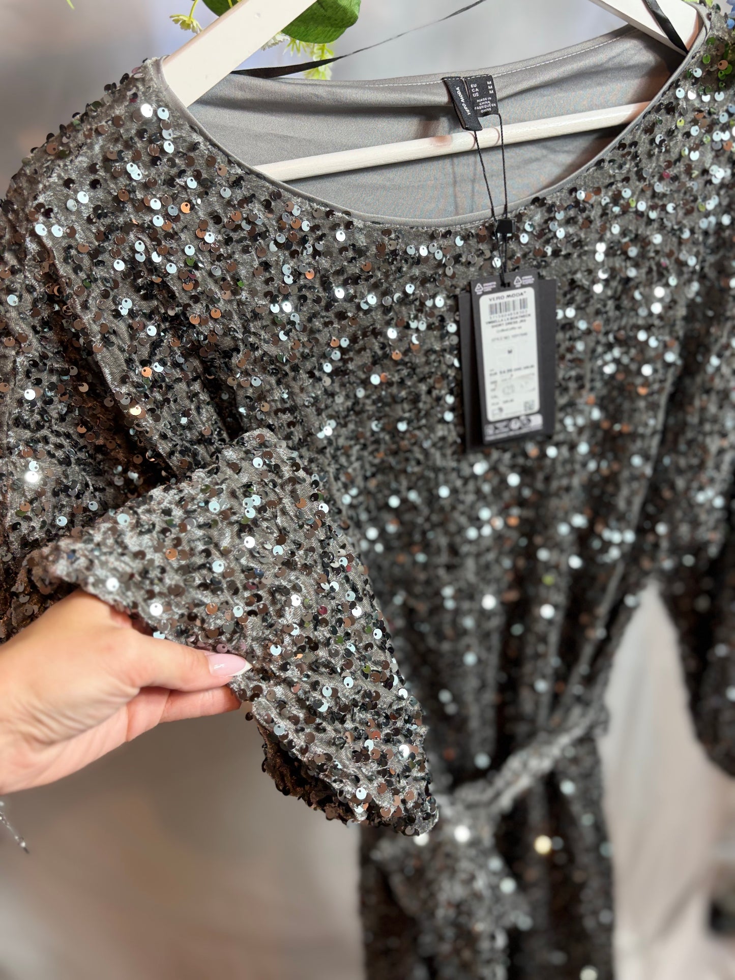 🤍Glittery Dress - Vero Moda