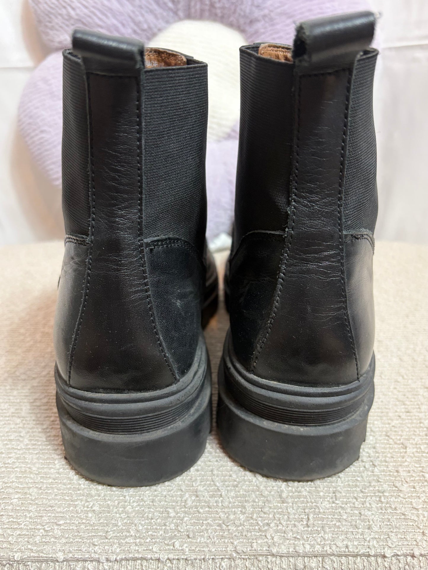 🤍Ellen Short Black Boots